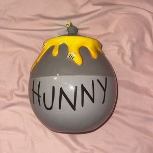 Winnie the Pooh honey pot